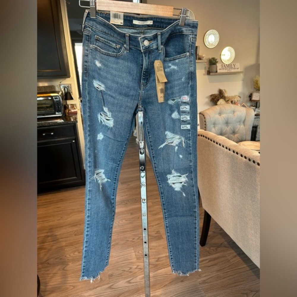 ✨Levi's 711 skinny Distressed Ankle Jeans in Blue